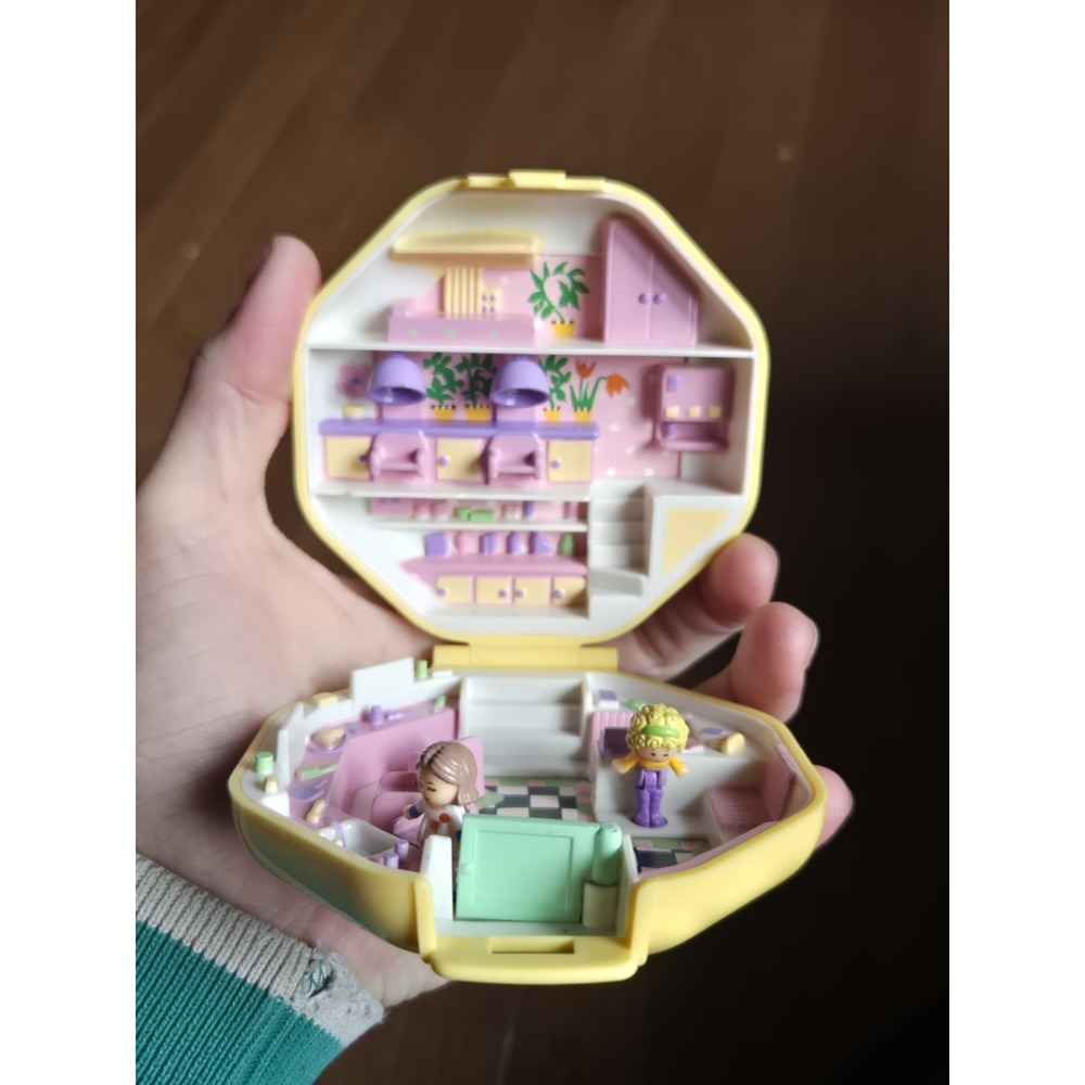 Vintage Bluebird 1990 Polly Pocket Beauty Parlor / Hair Salon